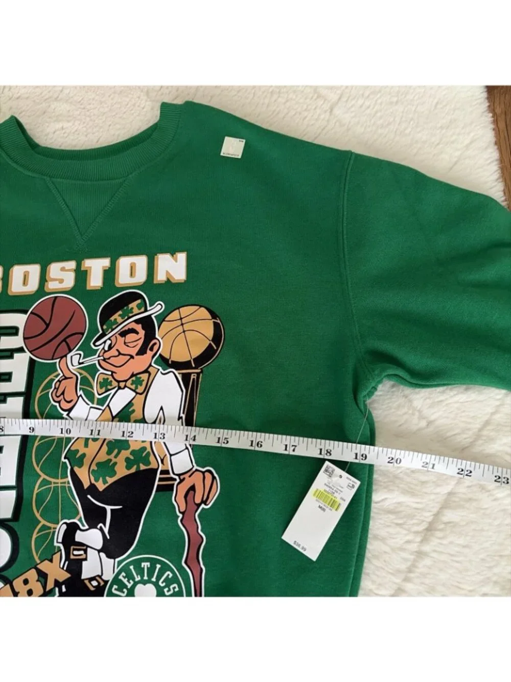 Old Navy NBA Boston Celtics Pullover Sweater NWT 8 Medium Boys